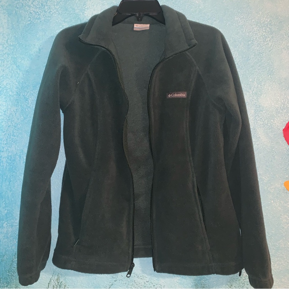 Dark hunter green fuzzy fabric Columbia  Zip Up Jacket women’s small
